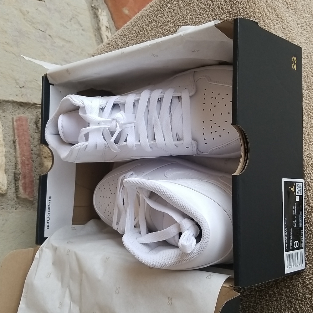 Air Jordan 1 Mid